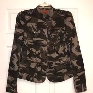 Green Camo Button Down Shirt/Jacket Size M